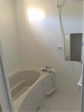 浴室。一般住宅と同じ設備の設置が可能です