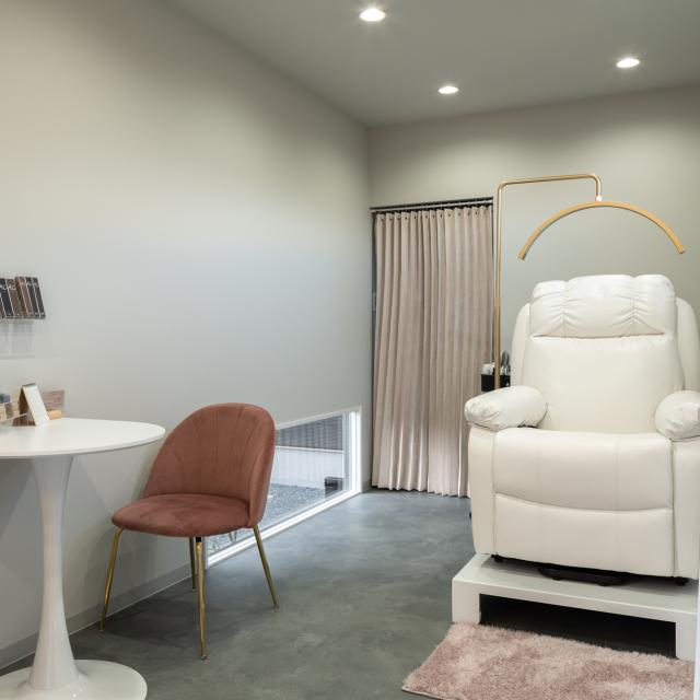 トレーラーハウスアイラッシュサロンの内観