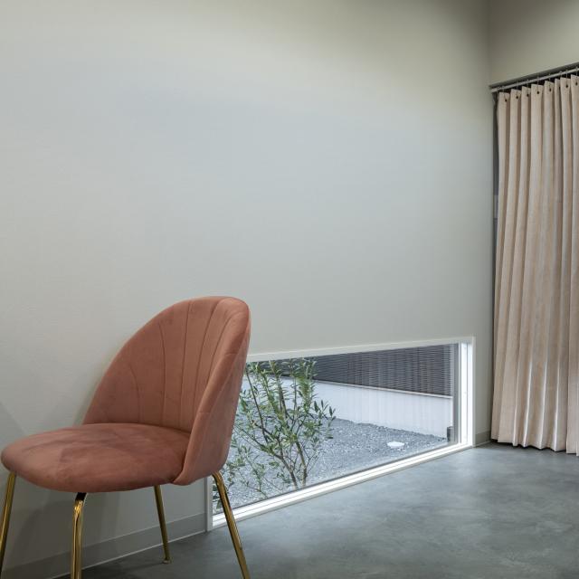 トレーラーハウスのアイラッシュサロン内観