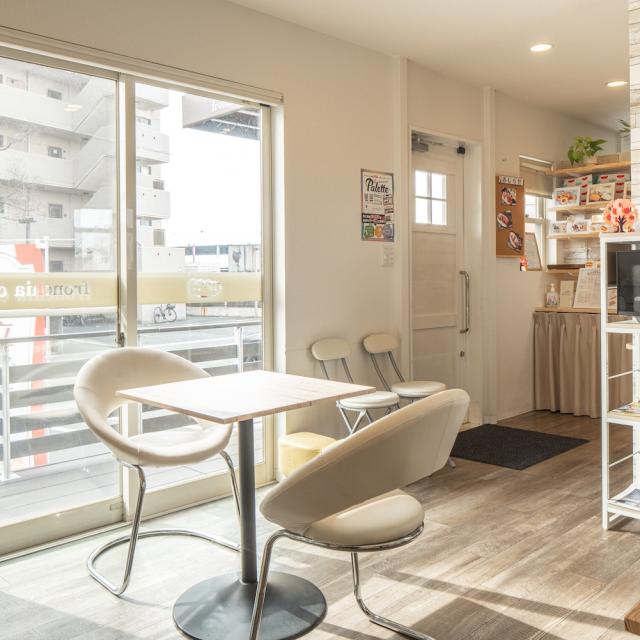 トレーラーハウス内観 イートインスペース