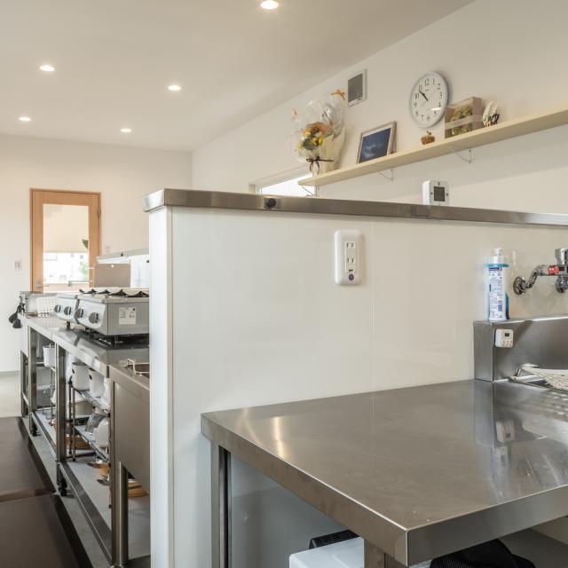 トレーラーハウス内観 レンタルキッチン