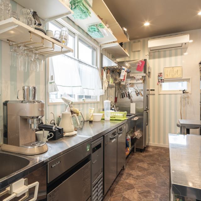 トレーラーハウス カフェ キッチン