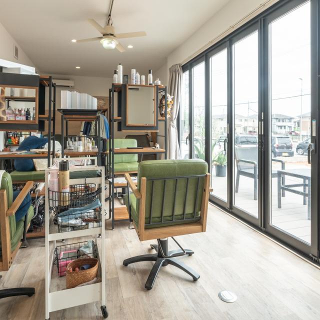 トレーラーハウス 美容室 内観