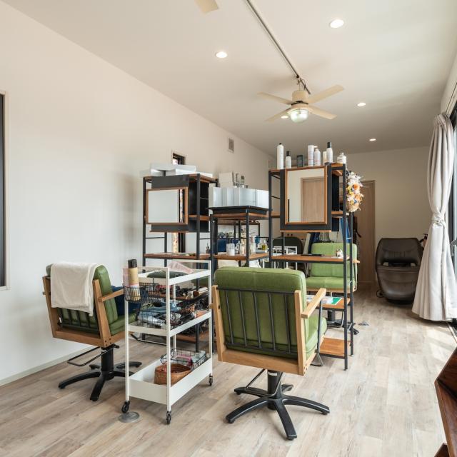 トレーラーハウス 美容室 内観