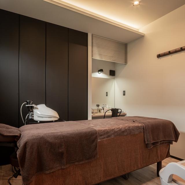 トレーラーハウス エステサロン 内観