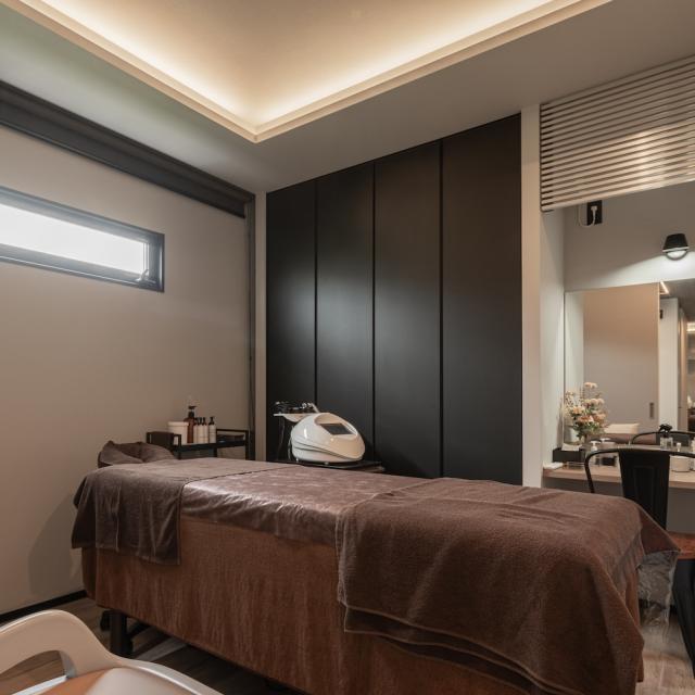 トレーラーハウス エステサロン 内観