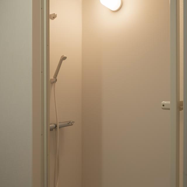 トレーラーハウス 事務所 内観