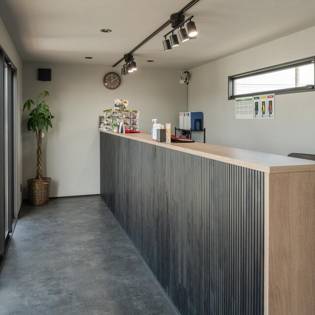 トレーラーハウス　レンタカー店舗　内観