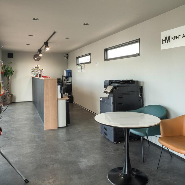 トレーラーハウス レンタカー店舗 内観