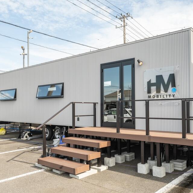 トレーラーハウス レンタカー事務所 外観