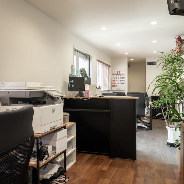 トレーラーハウス　事務所　内観