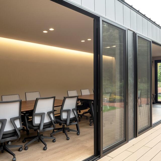 トレーラーハウス　事務所　外観・内観