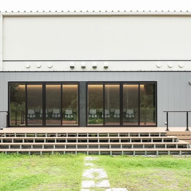 トレーラーハウス　事務所　外観