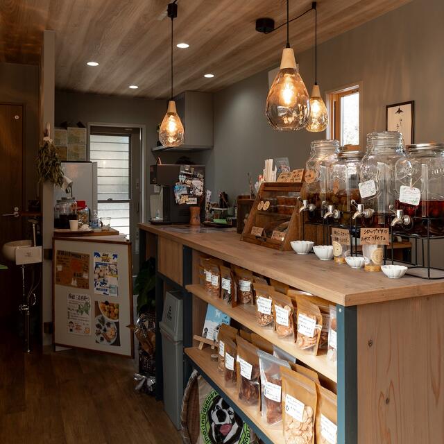 トレーラーハウス カフェ・ドッグパーク 内観