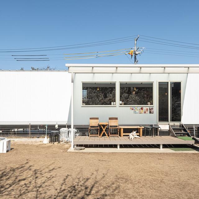 トレーラーハウス　カフェ・ドッグパーク　外観